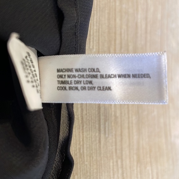 NWOT - GAP Lined Pink/Black Abstract Patterned Blouse Soft Front Ruffle - Picture 6 of 6